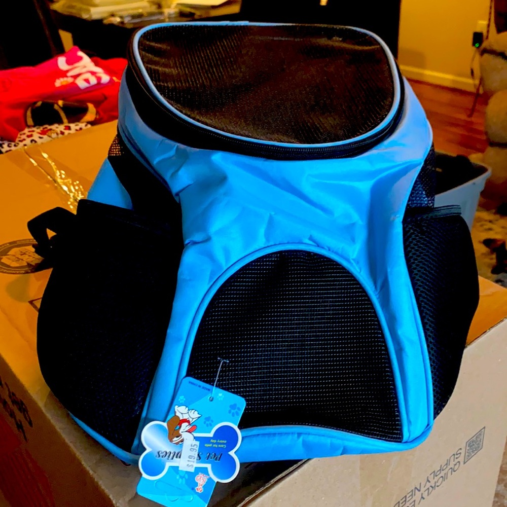 Brand new doggie Carrier for a small dog.
